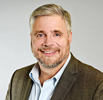 Stephen Scharper headshot